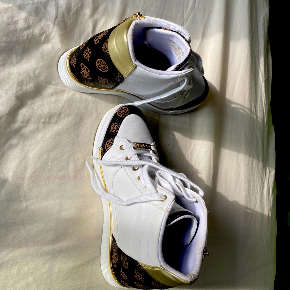 Guess shoes, never worn, size 7.5